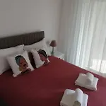 Cais De Apresentacao No Coracao De *