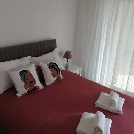 Cais De Apresentacao No Coracao De *