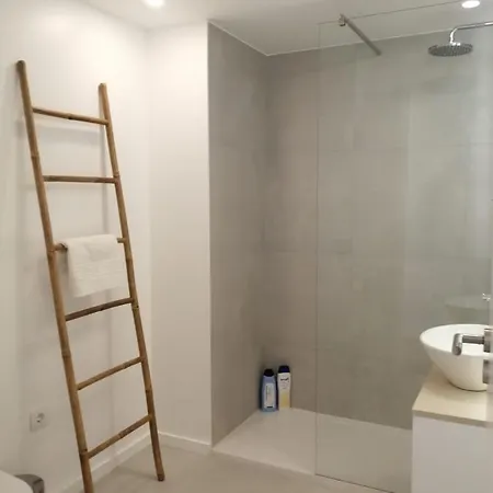 Cais De Apresentacao No Coracao De *